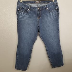 Torrid Premium Demin Women's Cropped Jeans size 20
